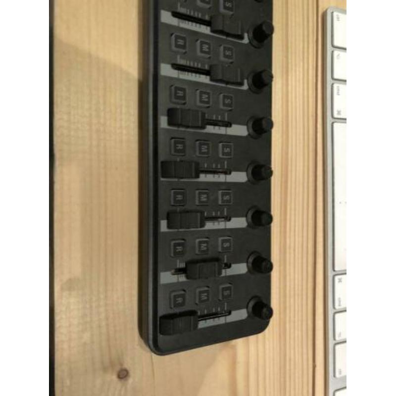Korg NanoKontrol 2