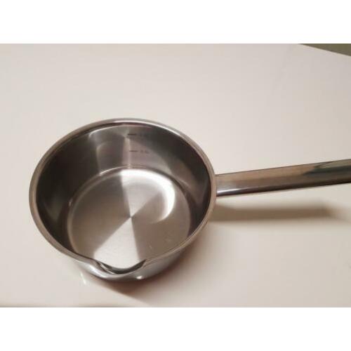 steelpannen 16cm merk VIVO van AH geschikt ook voor inductie
