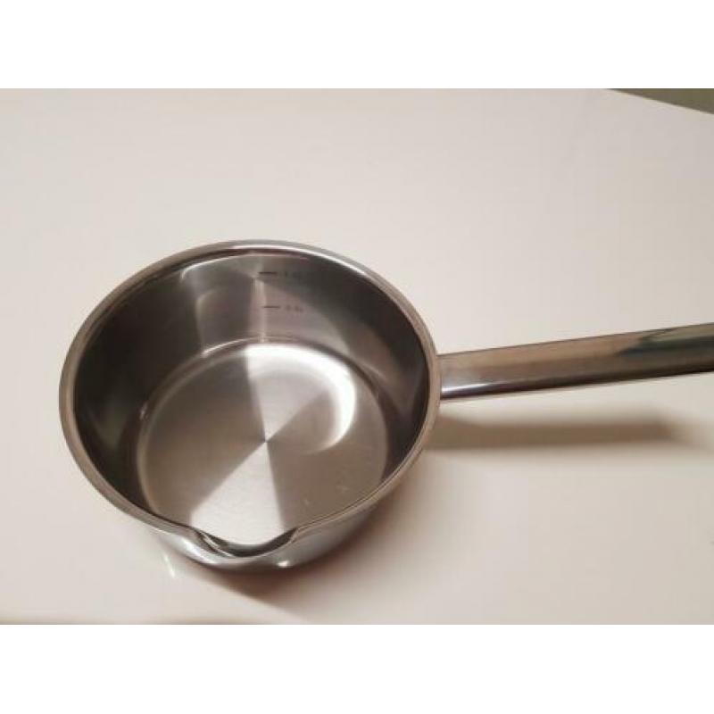steelpannen 16cm merk VIVO van AH geschikt ook voor inductie