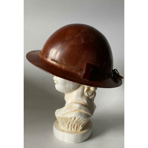 Tropenhelm. Omtrek 58 cm.