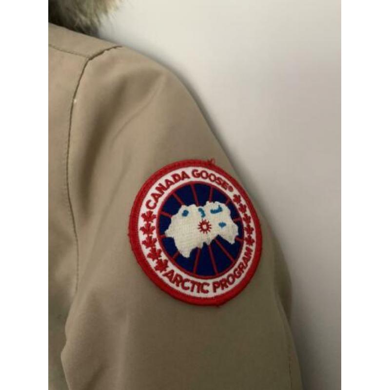 Canada Goose beige/creme winterjas dames maat S