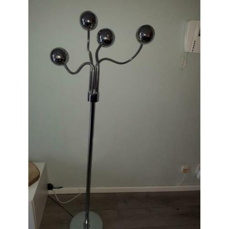 Staande lamp met bollen
