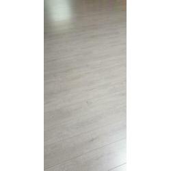 Laminaat 92 m2 met ondervloer