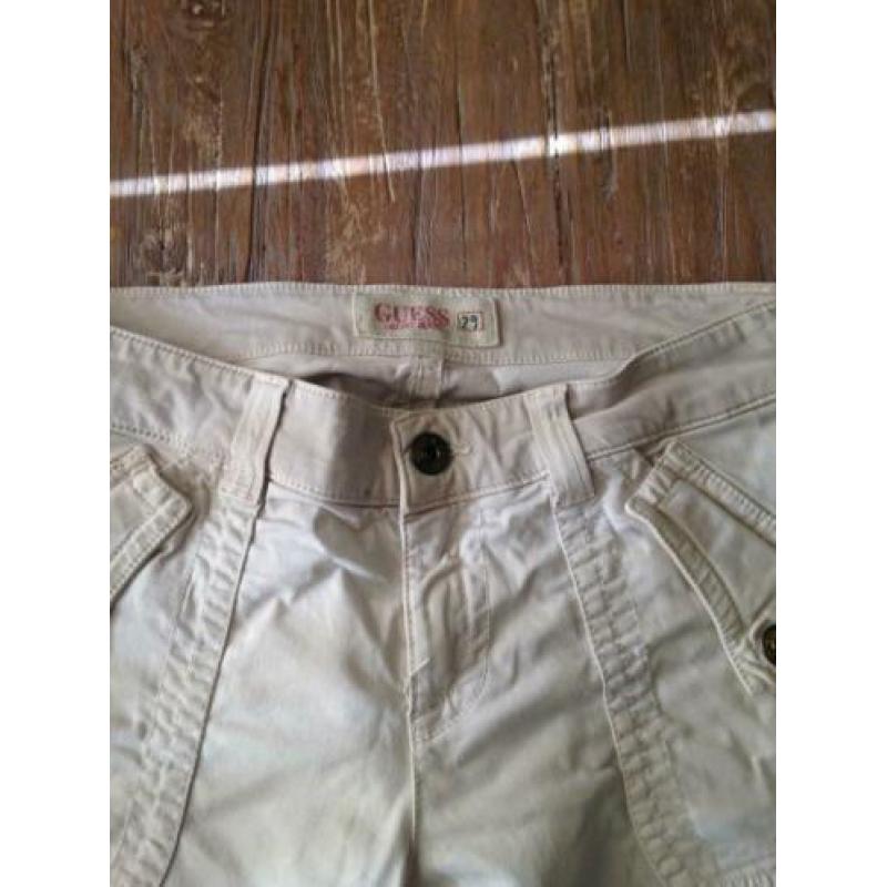 Korte jeans Guess+T-shirt Fashionista maats