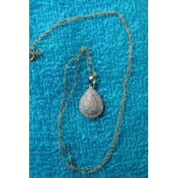 Prachtige gouden diamant hanger met gouden ketting
