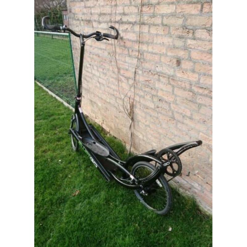Elliptigo 8C, zwart