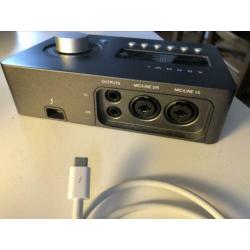 Universal Audio Arrow
