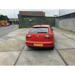 Seat Leon 1.6 74KW 2000 Rood