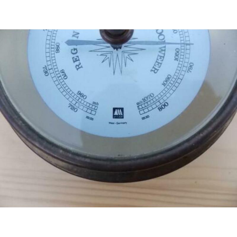 Huger barometer opbouw model messing met boekje 14 cm doorsn