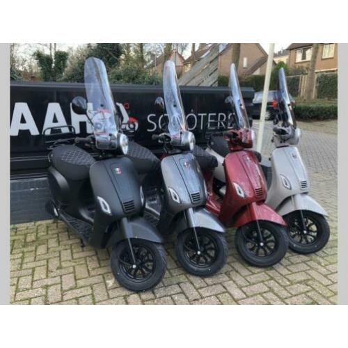 Nieuwe GTS Toscana Dynamic black edition 2020 / vespa look