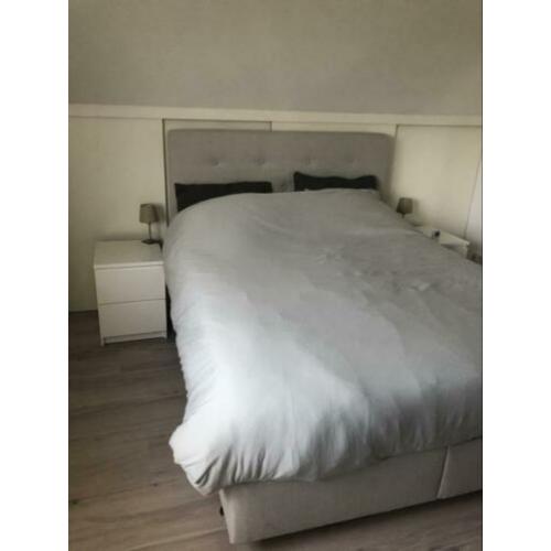 Boxspring IKEA 160x200cm lichtgrijs/beige in nette staat