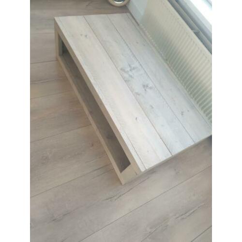 Te koop! Mooie houten salontafel steigerhout