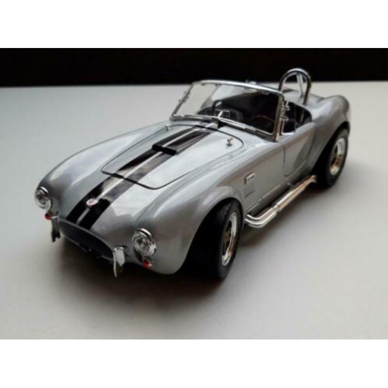 Nieuw in doos! shelby cobra – Road Signature modelauto 1:18