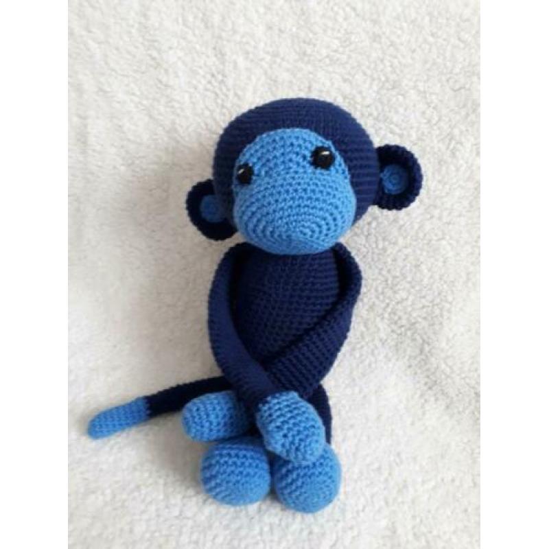 zelf gehaakte aap knuffel