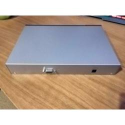 Zyxel USG 50 Gigabit Netwerk Switch met Rackmount en Adapter