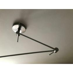 Verstelbare plafondlamp met zwarte kap