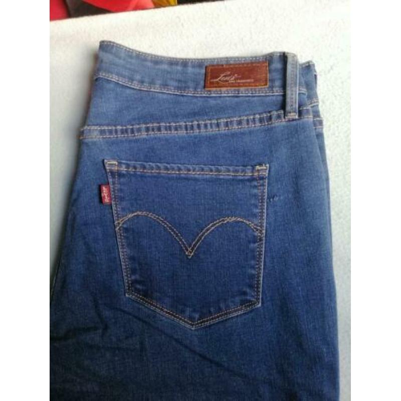 Levi's W31XL34 Demi curve classic slim leg