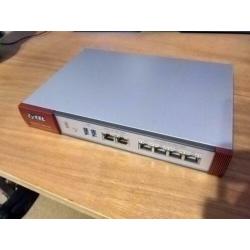 Zyxel USG 50 Gigabit Netwerk Switch met Rackmount en Adapter