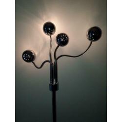 Staande lamp met bollen