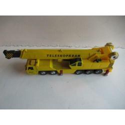 MC Toy Vrachtwagen met teleskoopkraan MC Schwertransporte
