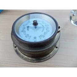 Huger barometer opbouw model messing met boekje 14 cm doorsn