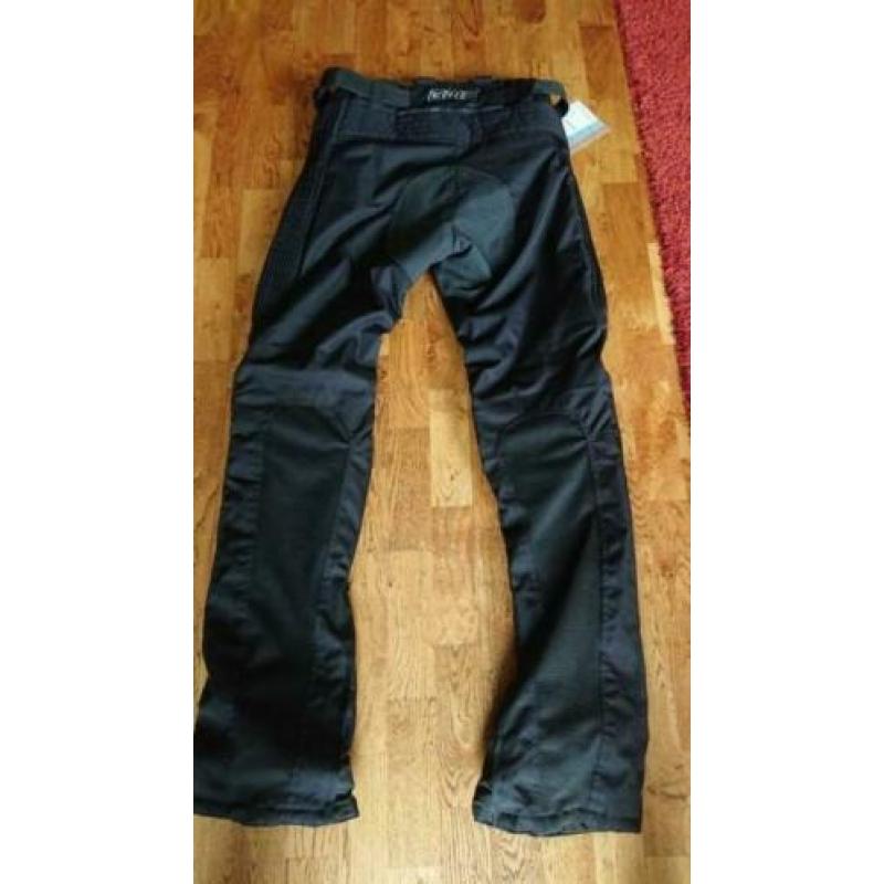 Nieuw! Motorbroek Germas Maat L incl. Wintervoering.