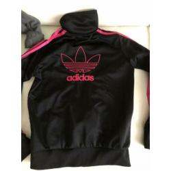 2 Vestjes Adidas 134/140