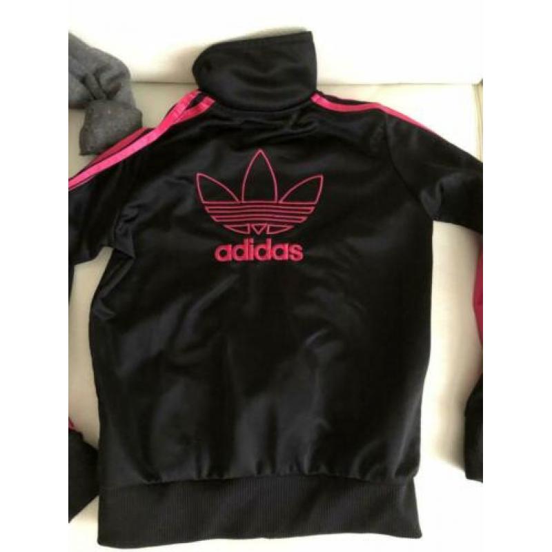 2 Vestjes Adidas 134/140