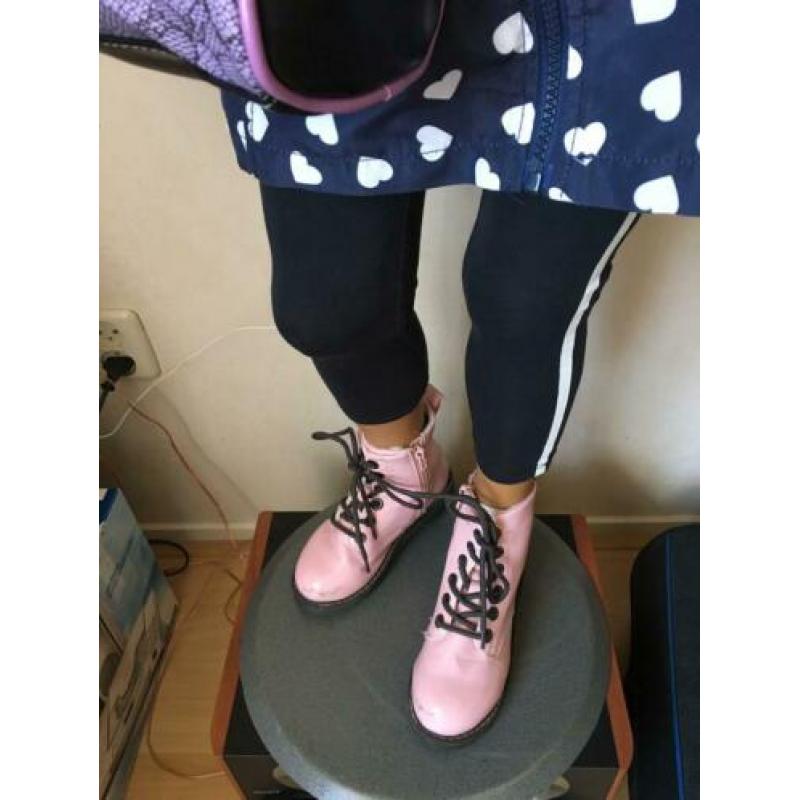Meisjes etalage pop
