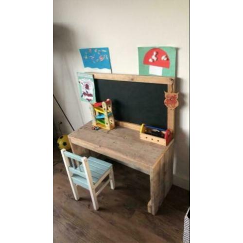 Steigerhouten speelmeubel/krijtbord/kindertafel