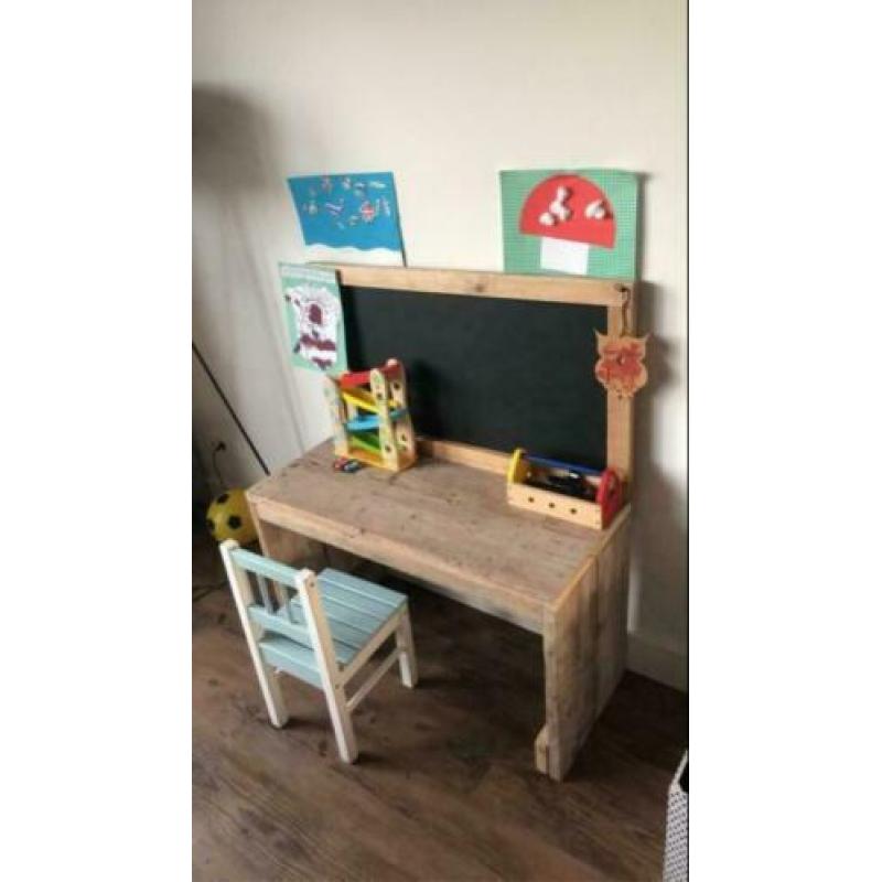 Steigerhouten speelmeubel/krijtbord/kindertafel