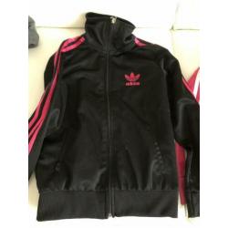 2 Vestjes Adidas 134/140