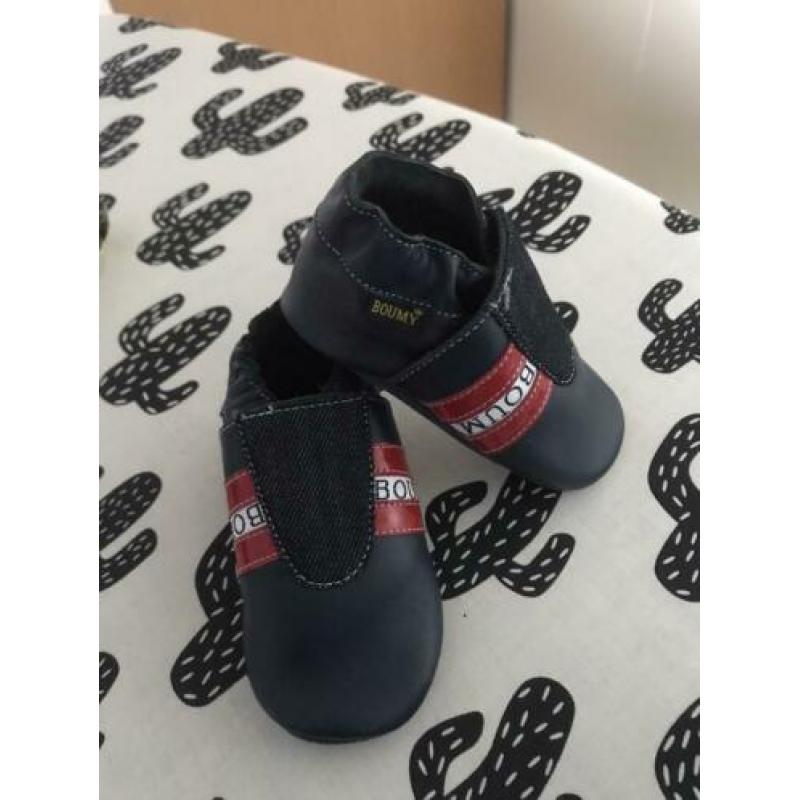 Nieuwe Boumy leren slofjes/schoenen maat M 19/20