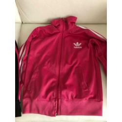 2 Vestjes Adidas 134/140