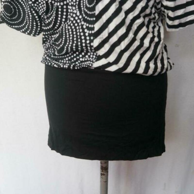 Heel mooi zwart-wit dames t-shirt.Mt 36.Merk Dolce Vita
