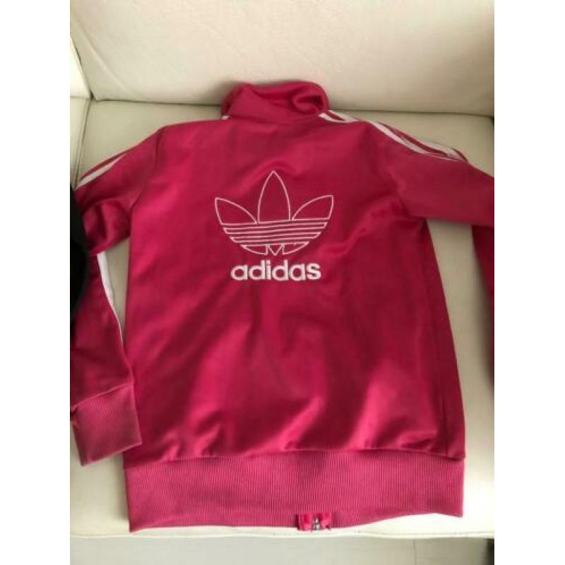 2 Vestjes Adidas 134/140