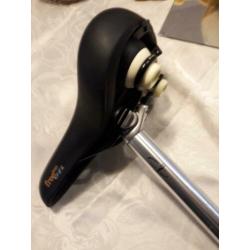 gelzadel gazelle met stang merk linea kleur zwart