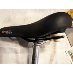 gelzadel gazelle met stang merk linea kleur zwart