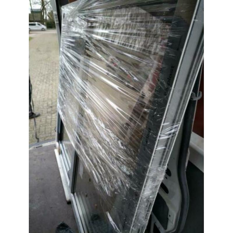 Kunststof kozijnen met triple glas een rolluik inbouw
