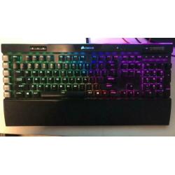 Gaming pc met 2 beeldschermen met bon!