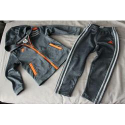 Adidas trainingspakje grijs maat 74