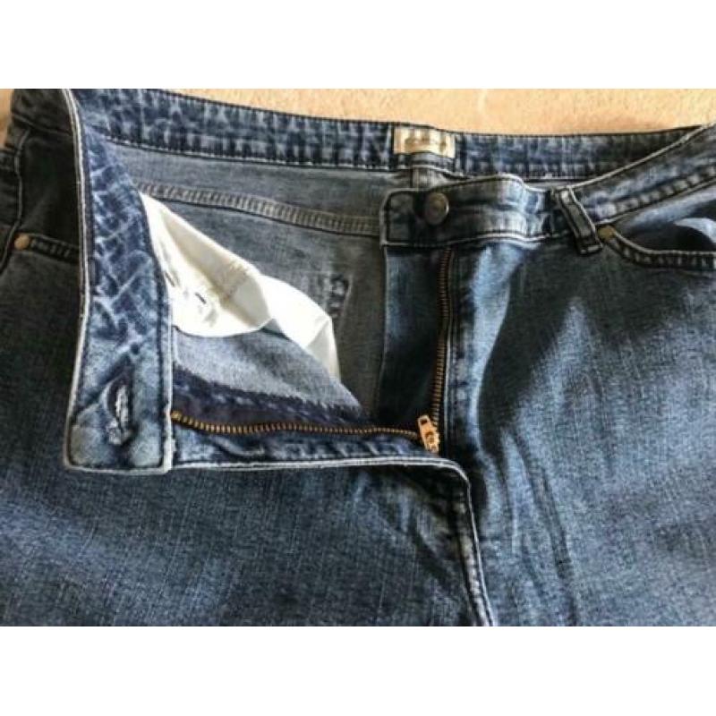 Dames jeans, spijkerbroek maat 44. Taille 45 cm