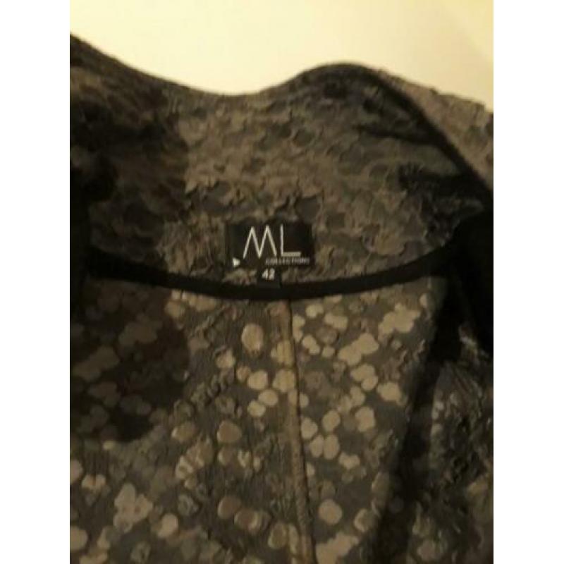 Kyra en ko/ ML collection, jasje maat 42 inclusief verzendko