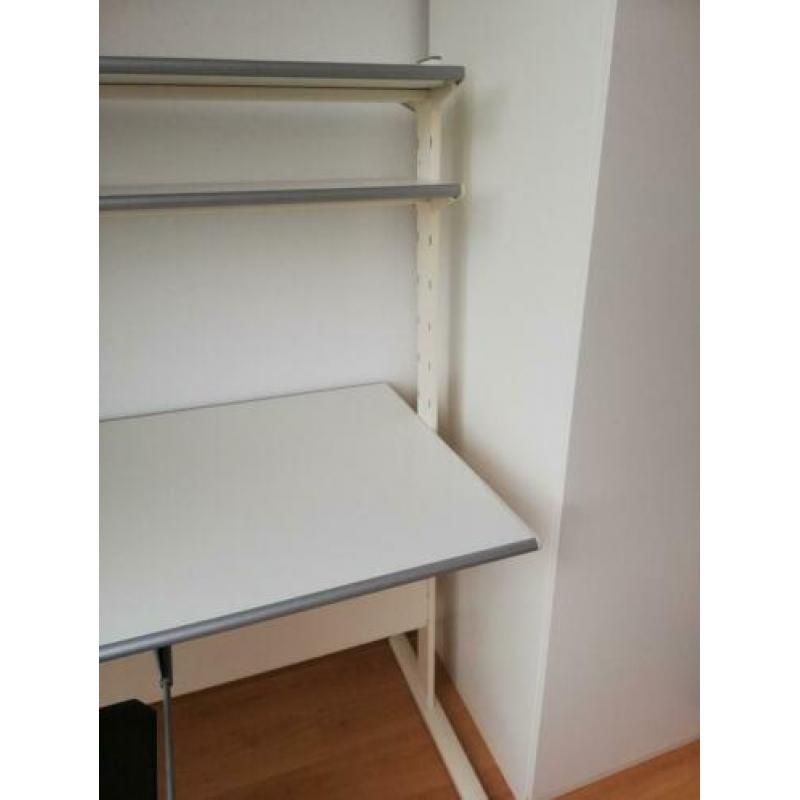 bureau wit, verstelbaar met kabelgoot en bureaustoel