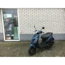 Aktie piaggio zip sp 45km brom 4t mat blauw bj2017 6000km
