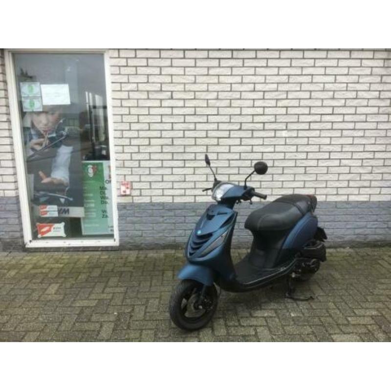 Aktie piaggio zip sp 45km brom 4t mat blauw bj2017 6000km