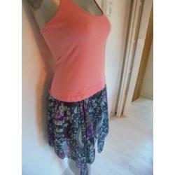 leuke jurk shirt en rok aan 1 stuk maat M