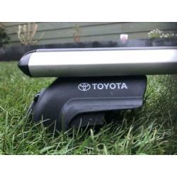 Orginele dakdragers Toyota Auris Touring spiets