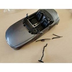 1:18 BMW Z4 met raam schade