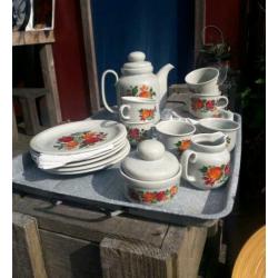 Retro / vintage servies bloem